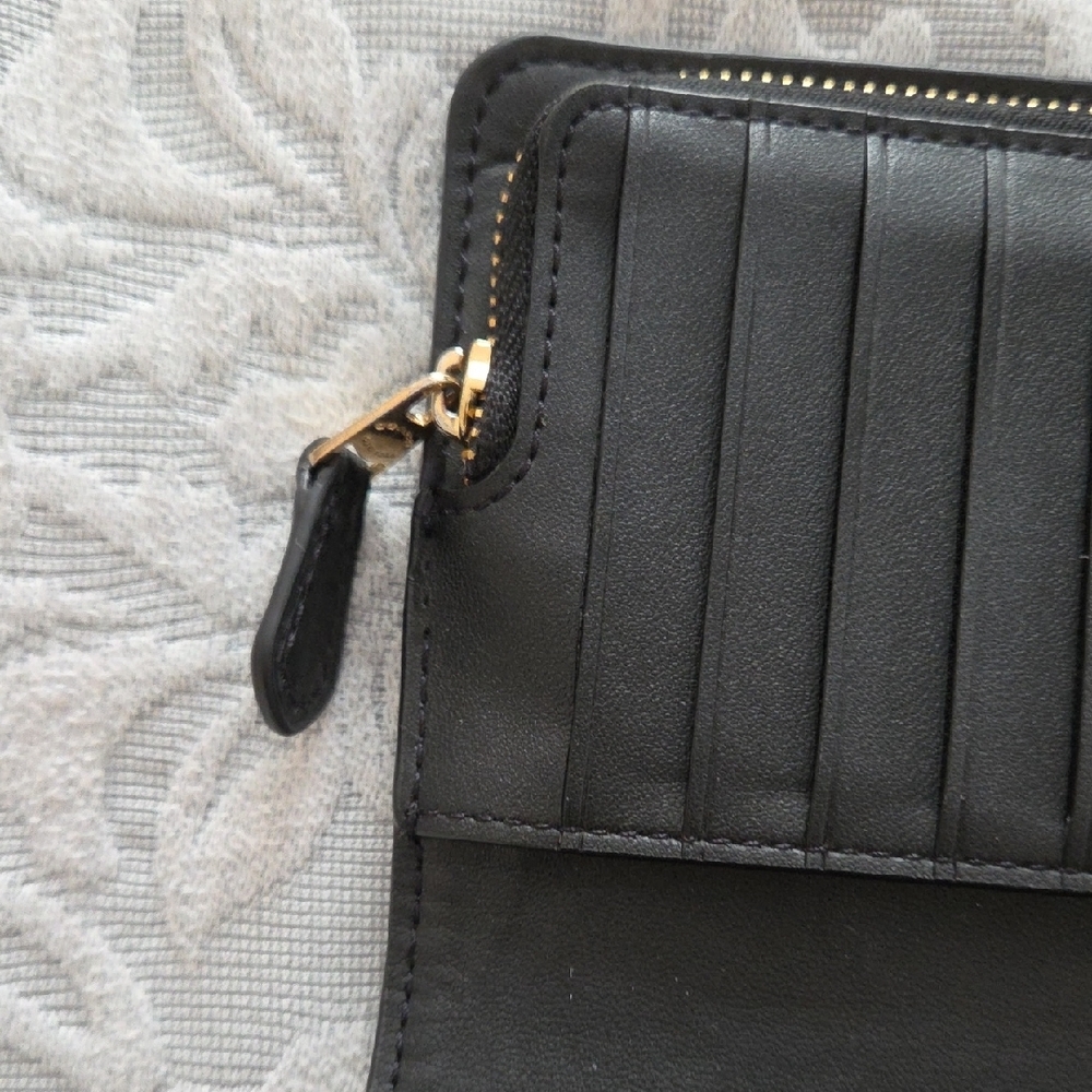 Coach Black Leather Zip Wallet with Gold Logo - Picture 4 of 7